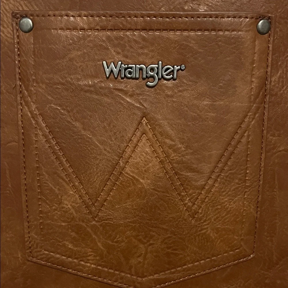 NWT Wrangler Embossed Brown Shoulder or Crossbody Bag/Purse Fringe Floral Detail - Picture 2 of 12